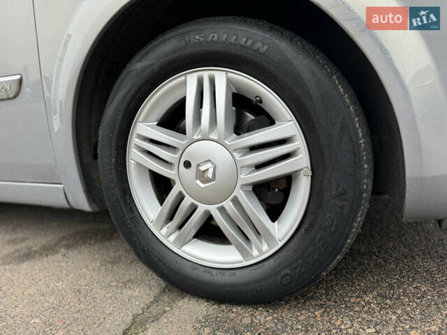 Сірий Рено Сценік, об'ємом двигуна 1.6 л та пробігом 118 тис. км за 6300 $, фото 24 на Automoto.ua