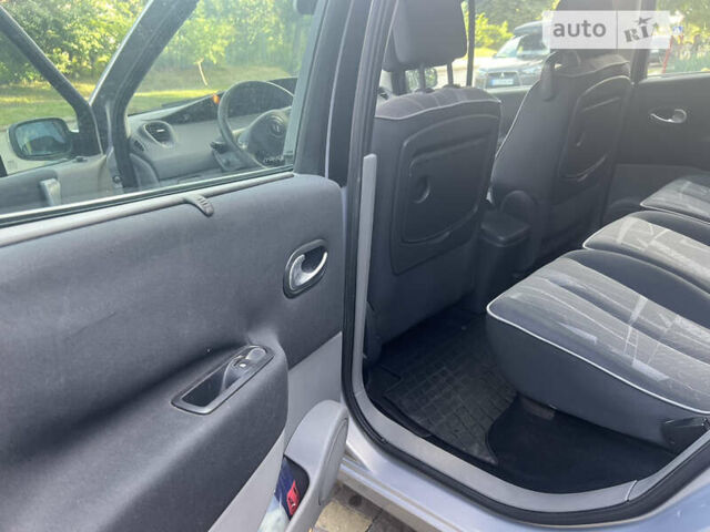 Серый Рено Сценик, объемом двигателя 1.6 л и пробегом 264 тыс. км за 3650 $, фото 16 на Automoto.ua