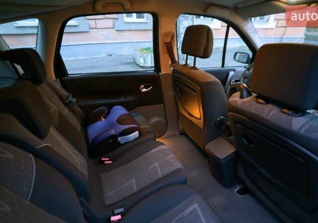 Сірий Рено Сценік, об'ємом двигуна 1.6 л та пробігом 207 тис. км за 3000 $, фото 21 на Automoto.ua