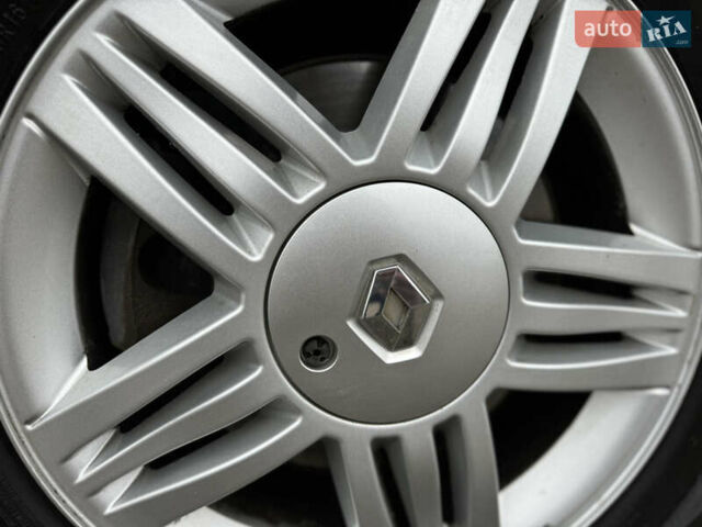 Сірий Рено Сценік, об'ємом двигуна 1.6 л та пробігом 118 тис. км за 6300 $, фото 14 на Automoto.ua