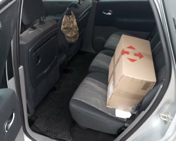 Сірий Рено Сценік, об'ємом двигуна 1.6 л та пробігом 217 тис. км за 3750 $, фото 5 на Automoto.ua