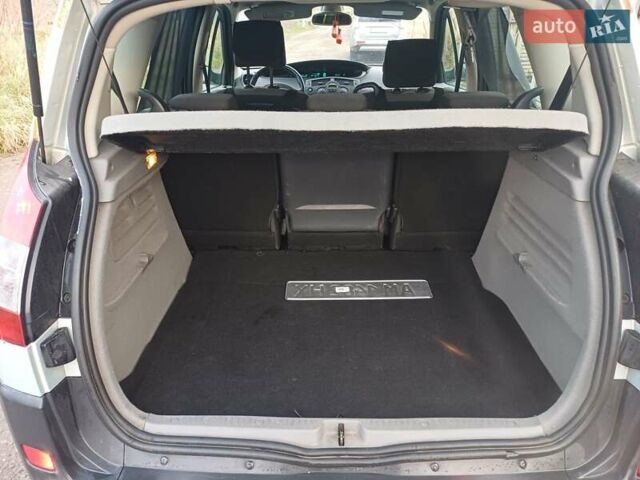 Серый Рено Сценик, объемом двигателя 1.6 л и пробегом 254 тыс. км за 4000 $, фото 9 на Automoto.ua