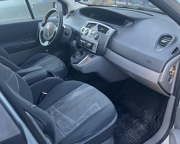 Сірий Рено Сценік, об'ємом двигуна 1.5 л та пробігом 265 тис. км за 2800 $, фото 9 на Automoto.ua