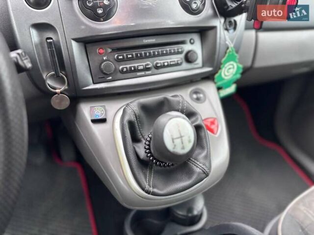Сірий Рено Сценік, об'ємом двигуна 1.6 л та пробігом 263 тис. км за 3999 $, фото 19 на Automoto.ua