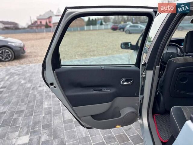 Сірий Рено Сценік, об'ємом двигуна 1.6 л та пробігом 263 тис. км за 3999 $, фото 15 на Automoto.ua