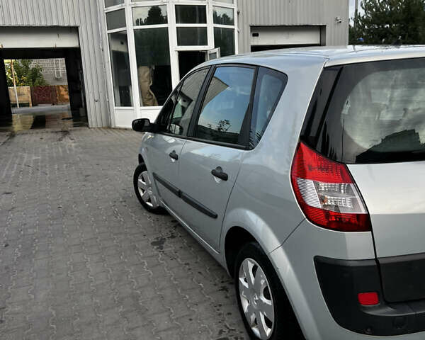 Серый Рено Сценик, объемом двигателя 1.6 л и пробегом 208 тыс. км за 4600 $, фото 3 на Automoto.ua