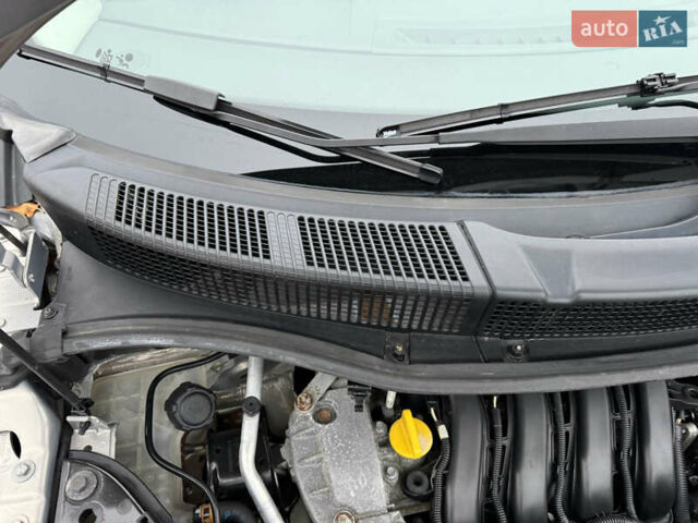 Сірий Рено Сценік, об'ємом двигуна 1.6 л та пробігом 118 тис. км за 6300 $, фото 85 на Automoto.ua