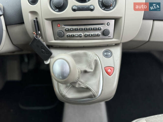 Сірий Рено Сценік, об'ємом двигуна 1.6 л та пробігом 118 тис. км за 6300 $, фото 65 на Automoto.ua