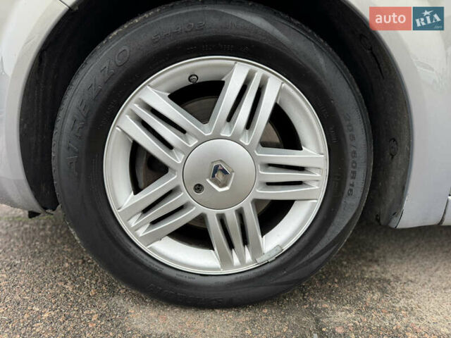 Сірий Рено Сценік, об'ємом двигуна 1.6 л та пробігом 118 тис. км за 6300 $, фото 13 на Automoto.ua