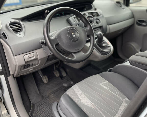 Сірий Рено Сценік, об'ємом двигуна 1.6 л та пробігом 200 тис. км за 4850 $, фото 8 на Automoto.ua