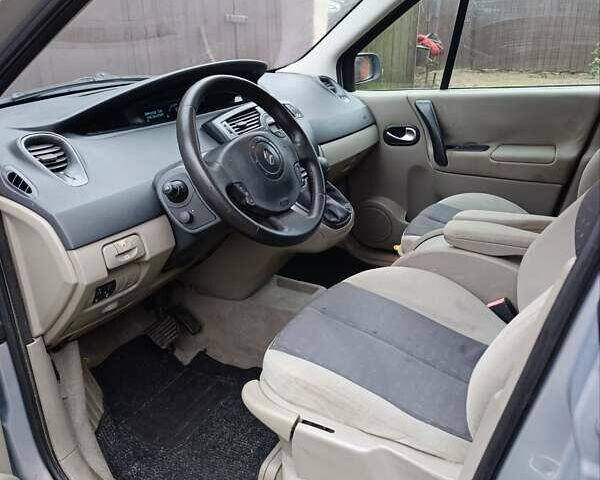 Серый Рено Сценик, объемом двигателя 1.6 л и пробегом 174 тыс. км за 5100 $, фото 5 на Automoto.ua