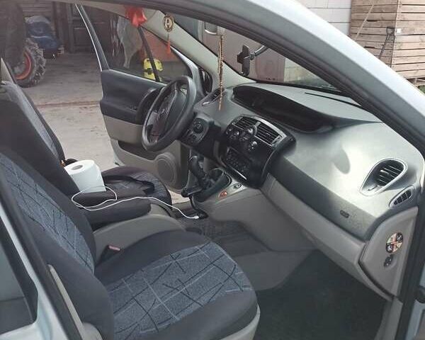 Серый Рено Сценик, объемом двигателя 1.5 л и пробегом 290 тыс. км за 4000 $, фото 5 на Automoto.ua