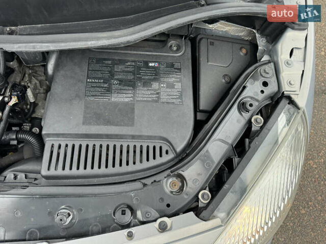 Сірий Рено Сценік, об'ємом двигуна 1.6 л та пробігом 118 тис. км за 6300 $, фото 86 на Automoto.ua