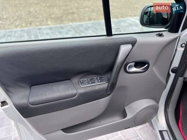 Сірий Рено Сценік, об'ємом двигуна 1.6 л та пробігом 263 тис. км за 3999 $, фото 9 на Automoto.ua