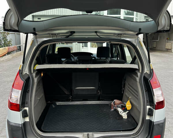 Серый Рено Сценик, объемом двигателя 1.6 л и пробегом 208 тыс. км за 4600 $, фото 10 на Automoto.ua