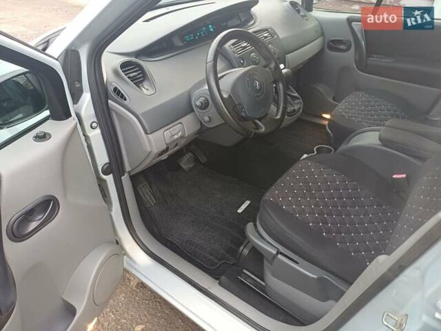 Серый Рено Сценик, объемом двигателя 1.6 л и пробегом 254 тыс. км за 4000 $, фото 11 на Automoto.ua