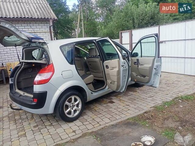 Серый Рено Сценик, объемом двигателя 1.6 л и пробегом 208 тыс. км за 4400 $, фото 8 на Automoto.ua