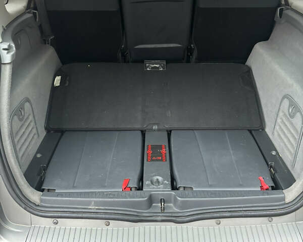 Сірий Рено Сценік, об'ємом двигуна 1.6 л та пробігом 213 тис. км за 4400 $, фото 9 на Automoto.ua