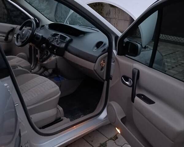 Серый Рено Сценик, объемом двигателя 1.9 л и пробегом 300 тыс. км за 3600 $, фото 15 на Automoto.ua