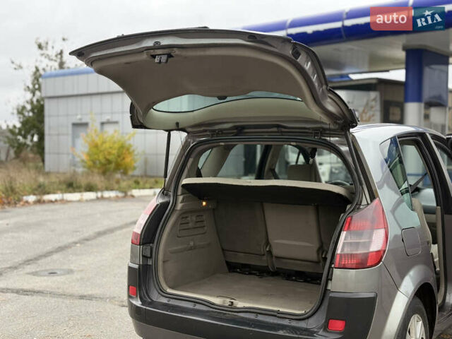 Серый Рено Сценик, объемом двигателя 1.5 л и пробегом 367 тыс. км за 3250 $, фото 10 на Automoto.ua