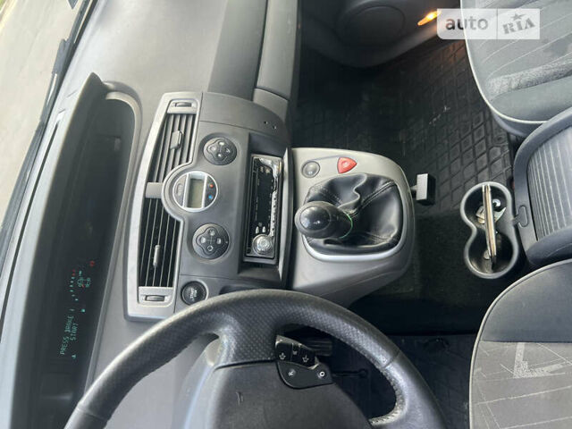 Серый Рено Сценик, объемом двигателя 1.6 л и пробегом 264 тыс. км за 3650 $, фото 14 на Automoto.ua