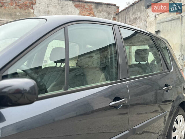Сірий Рено Сценік, об'ємом двигуна 1.6 л та пробігом 200 тис. км за 4888 $, фото 16 на Automoto.ua