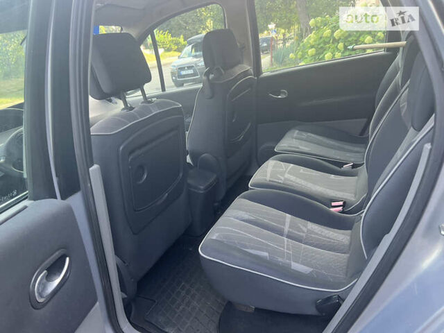 Серый Рено Сценик, объемом двигателя 1.6 л и пробегом 264 тыс. км за 3650 $, фото 15 на Automoto.ua