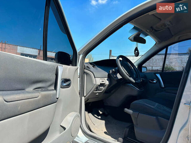 Серый Рено Сценик, объемом двигателя 2 л и пробегом 266 тыс. км за 5290 $, фото 9 на Automoto.ua
