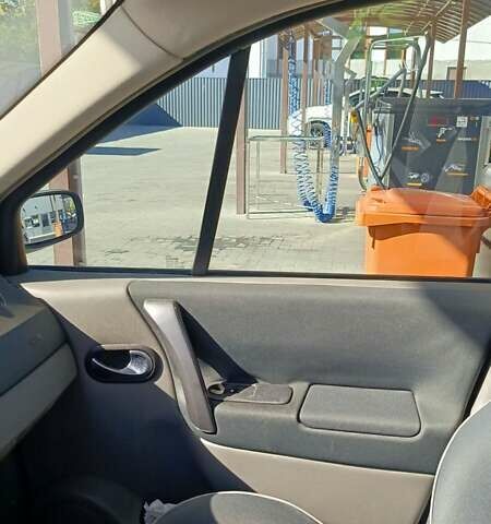 Серый Рено Сценик, объемом двигателя 1.6 л и пробегом 323 тыс. км за 4750 $, фото 17 на Automoto.ua