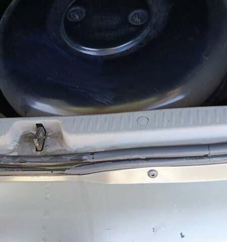 Серый Рено Сценик, объемом двигателя 1.6 л и пробегом 323 тыс. км за 4750 $, фото 2 на Automoto.ua