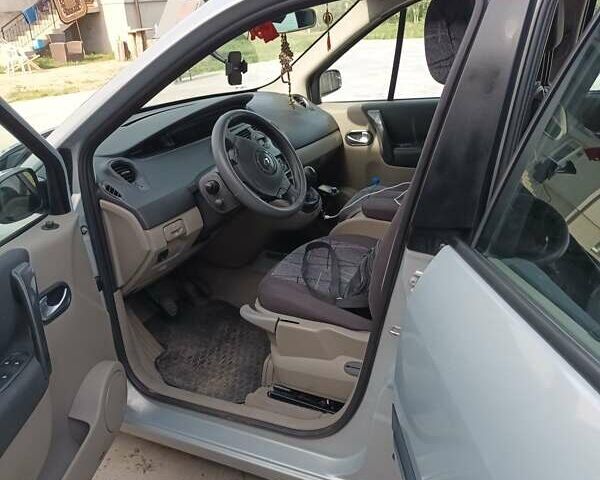 Серый Рено Сценик, объемом двигателя 1.5 л и пробегом 290 тыс. км за 4000 $, фото 3 на Automoto.ua