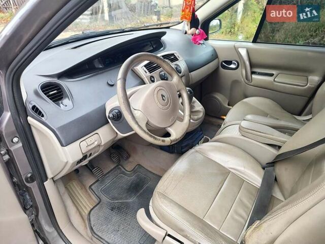 Серый Рено Сценик, объемом двигателя 1.6 л и пробегом 217 тыс. км за 4400 $, фото 9 на Automoto.ua