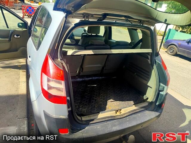 Серый Рено Сценик, объемом двигателя 1.6 л и пробегом 320 тыс. км за 3500 $, фото 3 на Automoto.ua