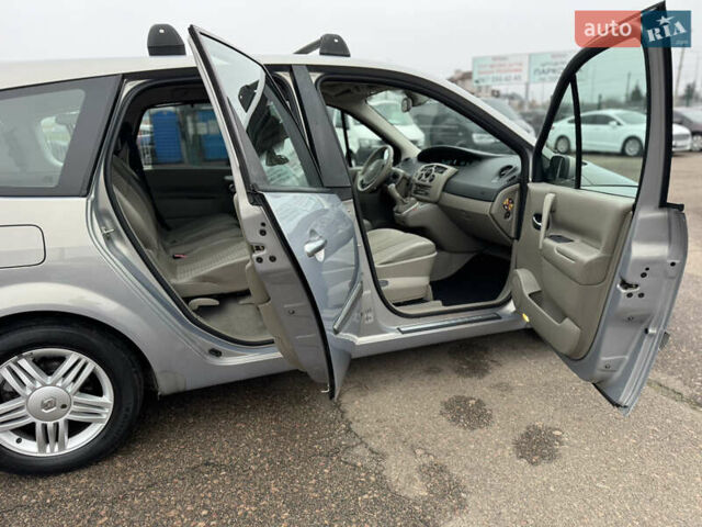 Сірий Рено Сценік, об'ємом двигуна 1.6 л та пробігом 118 тис. км за 6300 $, фото 80 на Automoto.ua