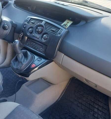 Серый Рено Сценик, объемом двигателя 1.46 л и пробегом 355 тыс. км за 3200 $, фото 1 на Automoto.ua