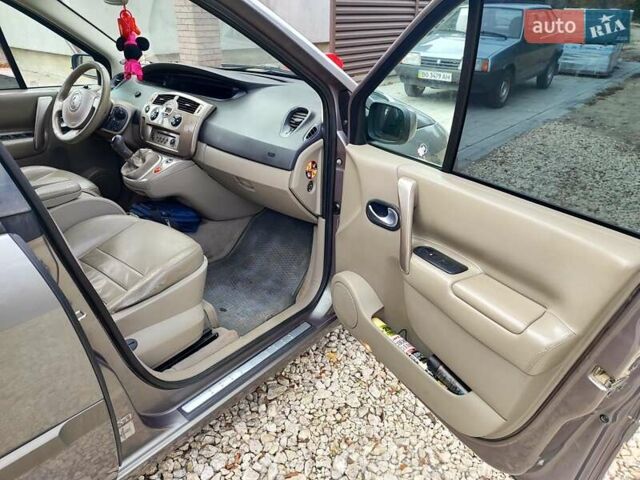 Серый Рено Сценик, объемом двигателя 1.6 л и пробегом 217 тыс. км за 4400 $, фото 11 на Automoto.ua