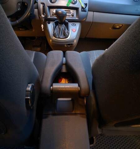 Сірий Рено Сценік, об'ємом двигуна 1.6 л та пробігом 207 тис. км за 3000 $, фото 26 на Automoto.ua