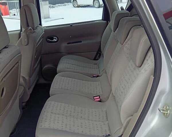 Серый Рено Сценик, объемом двигателя 1.6 л и пробегом 180 тыс. км за 4899 $, фото 12 на Automoto.ua