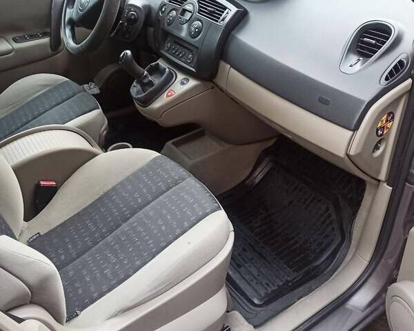 Сірий Рено Сценік, об'ємом двигуна 1.6 л та пробігом 170 тис. км за 5100 $, фото 5 на Automoto.ua