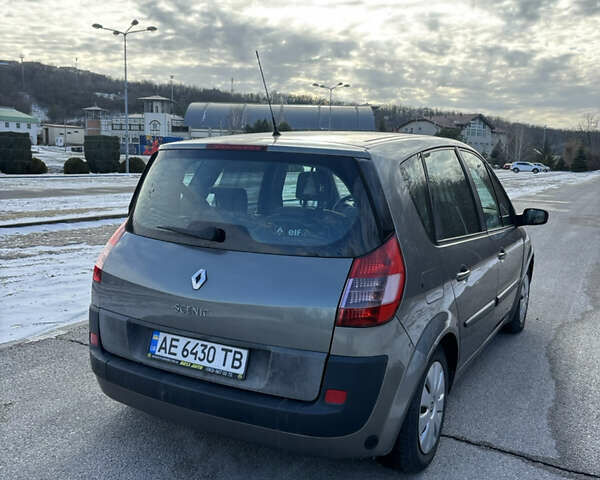 Серый Рено Сценик, объемом двигателя 1.6 л и пробегом 223 тыс. км за 4399 $, фото 3 на Automoto.ua