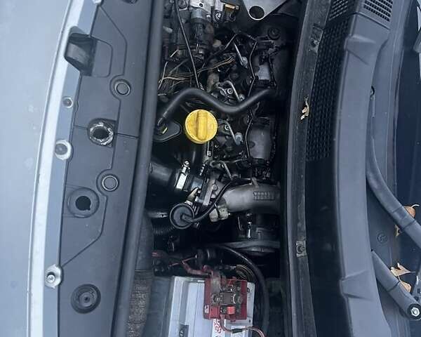 Сірий Рено Сценік, об'ємом двигуна 1.9 л та пробігом 200 тис. км за 3350 $, фото 7 на Automoto.ua