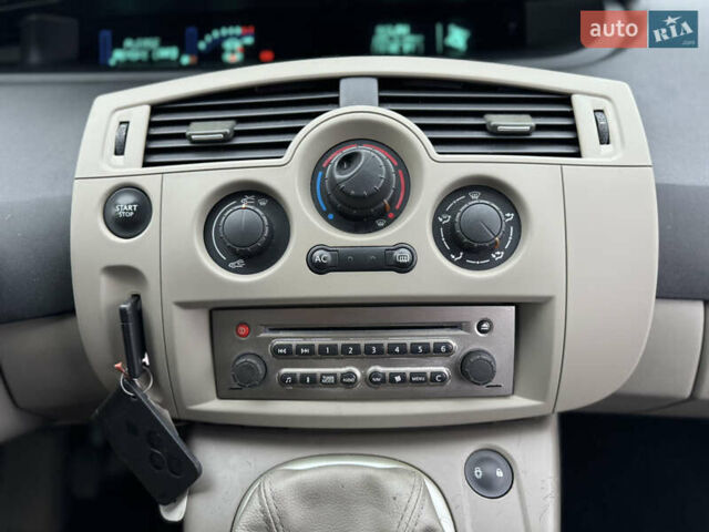 Сірий Рено Сценік, об'ємом двигуна 1.6 л та пробігом 118 тис. км за 6300 $, фото 64 на Automoto.ua