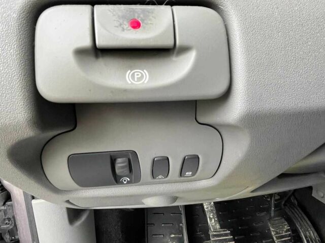 Сірий Рено Сценік, об'ємом двигуна 1.6 л та пробігом 270 тис. км за 4700 $, фото 9 на Automoto.ua