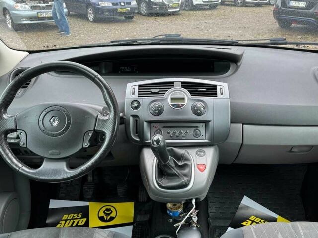 Серый Рено Сценик, объемом двигателя 1.6 л и пробегом 270 тыс. км за 4700 $, фото 28 на Automoto.ua