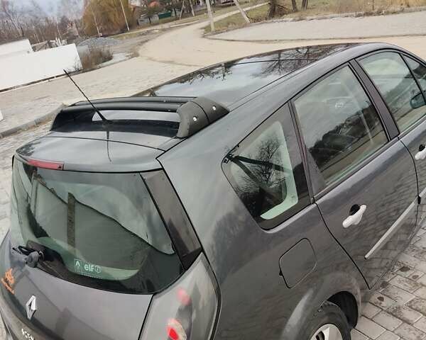 Серый Рено Сценик, объемом двигателя 2 л и пробегом 215 тыс. км за 4999 $, фото 18 на Automoto.ua