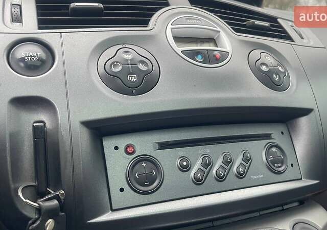 Сірий Рено Сценік, об'ємом двигуна 2 л та пробігом 95 тис. км за 4450 $, фото 92 на Automoto.ua