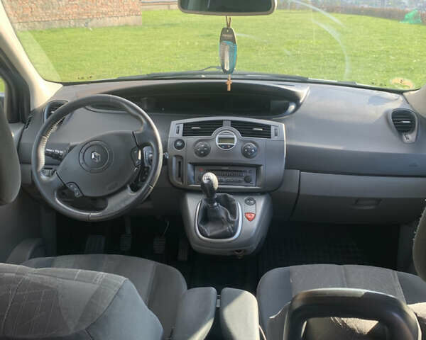 Серый Рено Сценик, объемом двигателя 1.87 л и пробегом 327 тыс. км за 3990 $, фото 7 на Automoto.ua