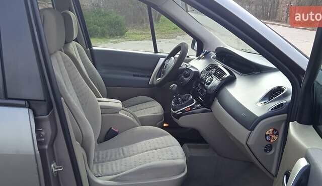 Серый Рено Сценик, объемом двигателя 1.5 л и пробегом 280 тыс. км за 3500 $, фото 28 на Automoto.ua