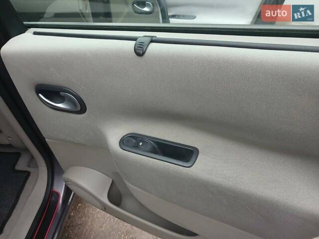 Серый Рено Сценик, объемом двигателя 1.6 л и пробегом 178 тыс. км за 4499 $, фото 46 на Automoto.ua