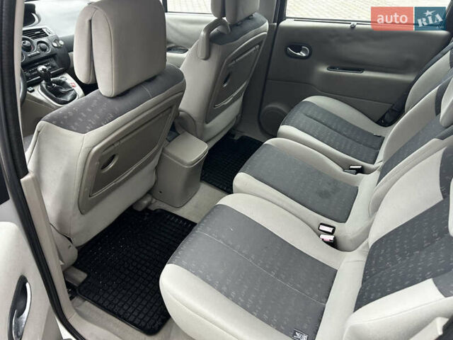 Серый Рено Сценик, объемом двигателя 1.6 л и пробегом 365 тыс. км за 2999 $, фото 10 на Automoto.ua